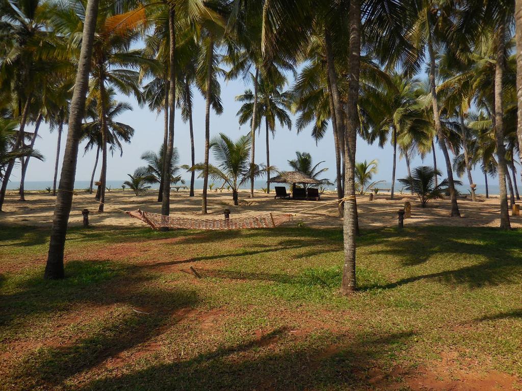 Kanan Beach Resort Nīleshwar Exterior foto