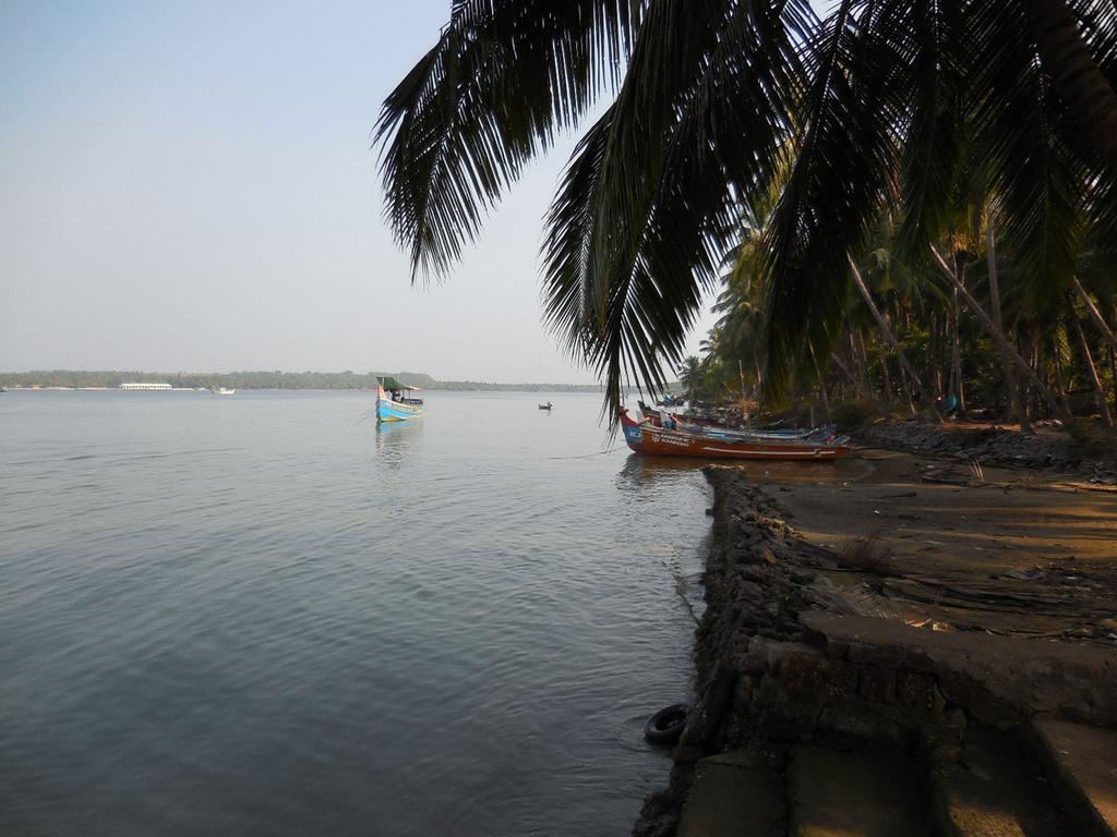 Kanan Beach Resort Nīleshwar Exterior foto