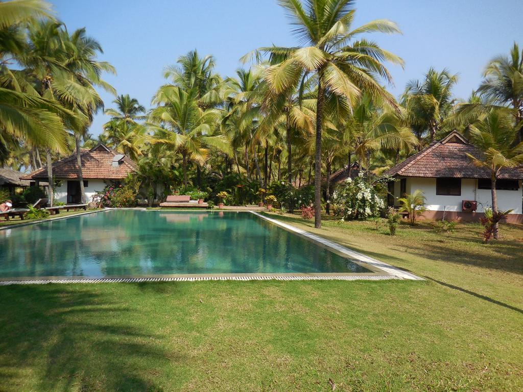 Kanan Beach Resort Nīleshwar Exterior foto