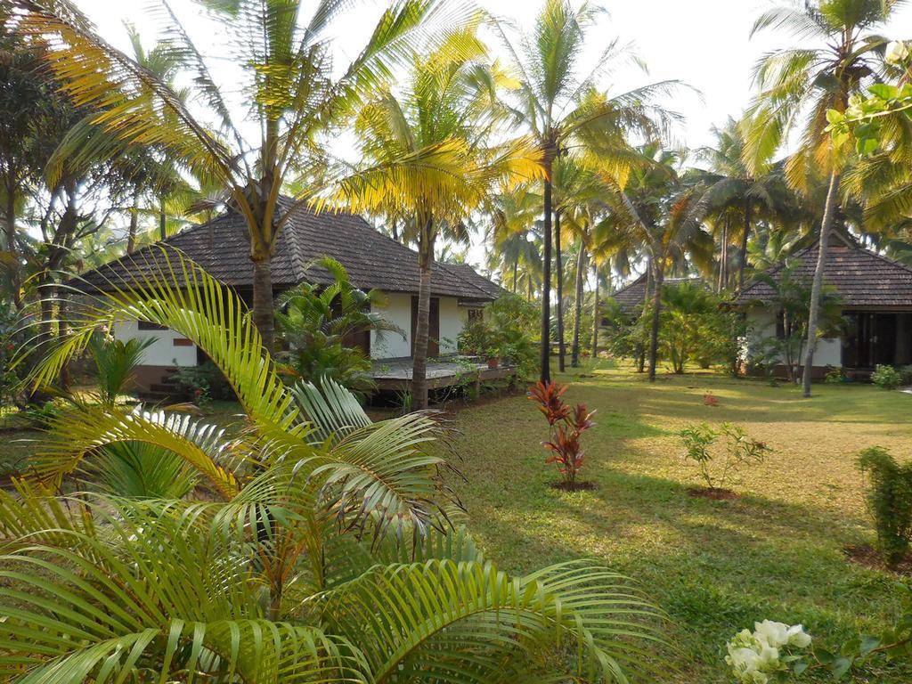 Kanan Beach Resort Nīleshwar Exterior foto